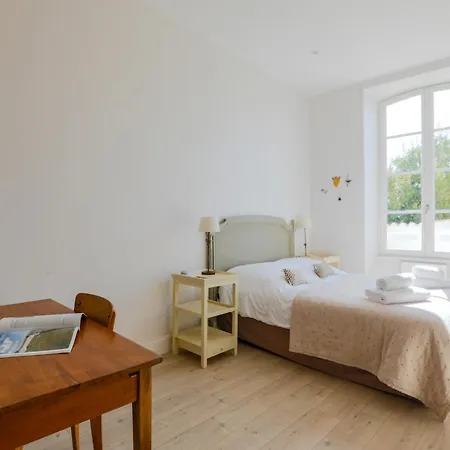 Duplex Joliment Decore Et Sa Cour Ensoleillee 펜션 *