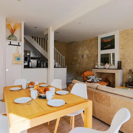 펜션 Duplex Joliment Decore Et Sa Cour Ensoleillee