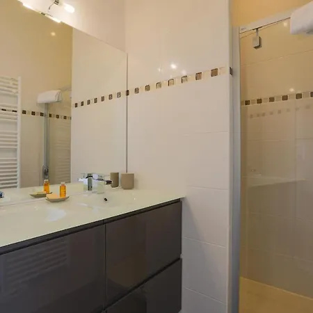 Duplex Joliment Decore Et Sa Cour Ensoleillee بيت للعطل